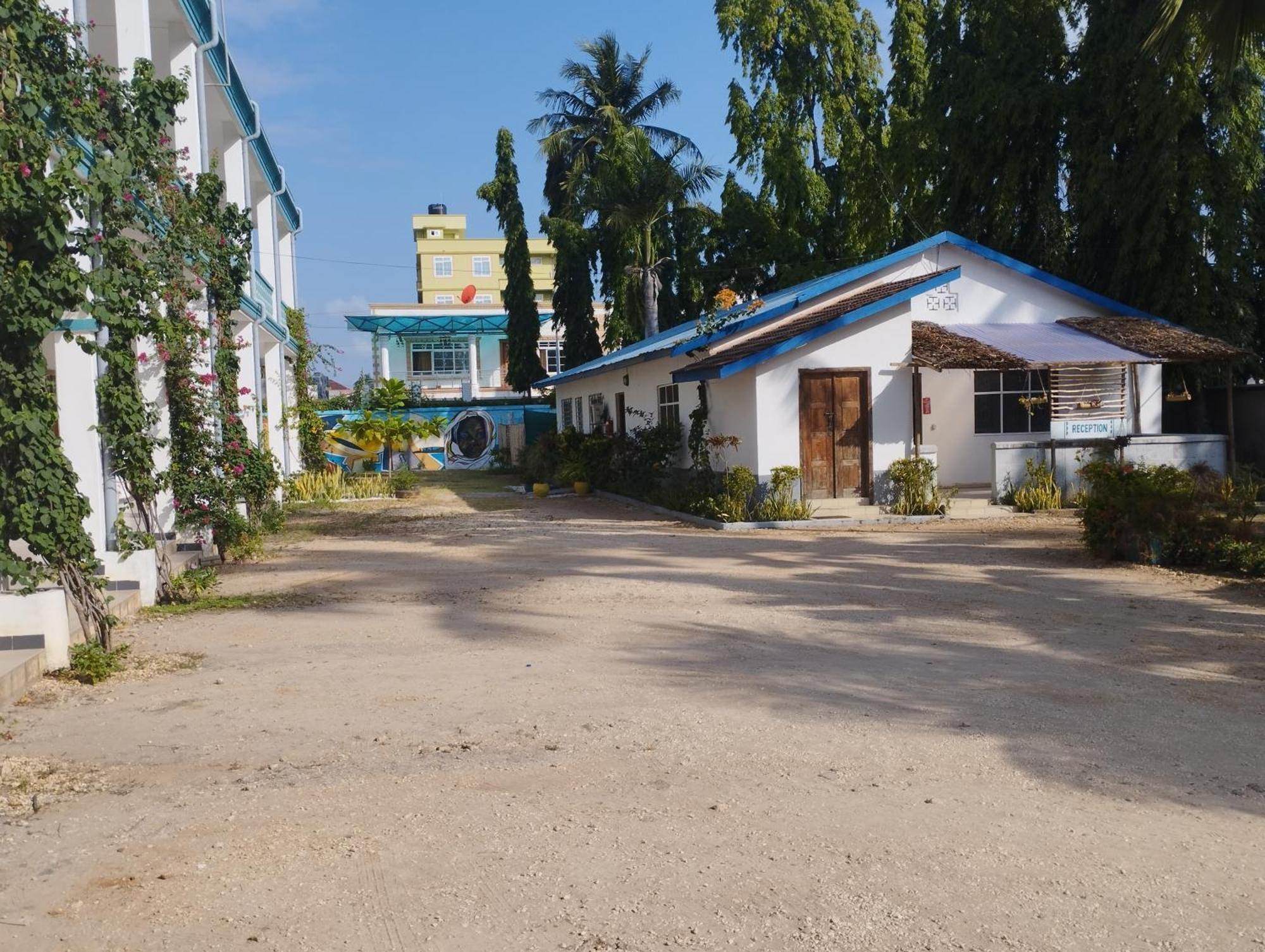 Cefa Hostel Dar es Salaam Exterior photo